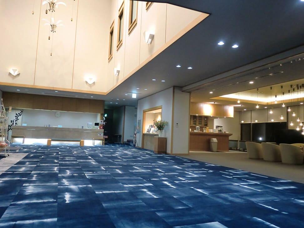 エントランス・フロント